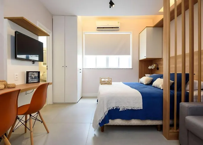 Omar do Rio - BL 213 - Studio Moderno, Internet 120mbps, Smart TV, na melhor localização de Copacabana, próximo ao Baixo Copa, 03 minutos andando da Praia de Copacabana e do Metrô Cantagalo